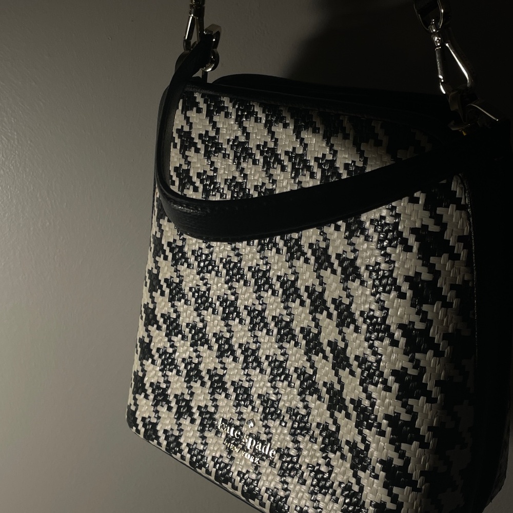 (Used Once)Kate Spade Houndstooth straw woven shoulder bag, black